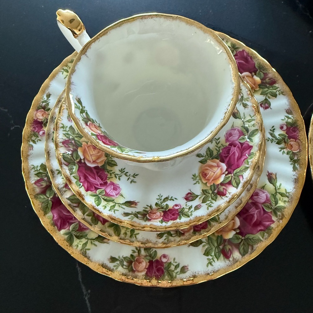 VINTAGE ROYAL ALBERT 1962 Old Country Roses Four Piece Tea Set - Picture 9 of 12